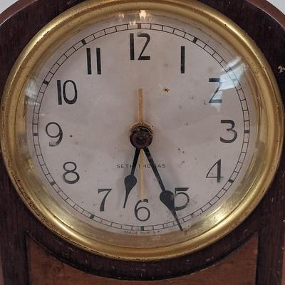 LOT 341: Vintage General Electric and Seth Thomas Mantle Clocks