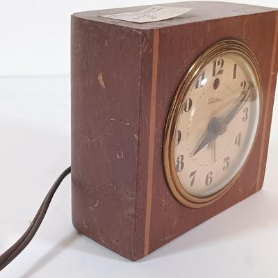 LOT 342: Set of (4) Vintage Telechron and Ingraham Clocks
