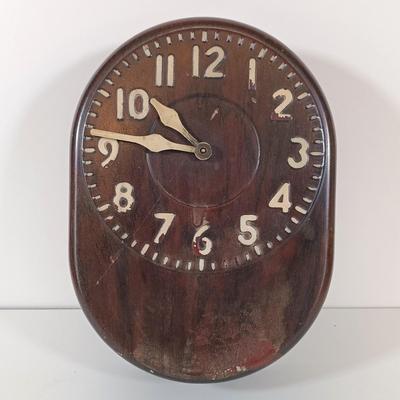 LOT 343: Wallace Electric Wall Clock & Minneapolis 77 8-Day Clock