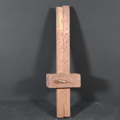 LOT 347: Vintage Millers Falls and Stanley Planes w/ Machinist Vice, Marking Gauge & Books