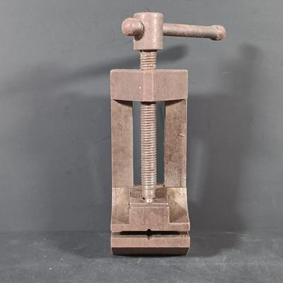 LOT 347: Vintage Millers Falls and Stanley Planes w/ Machinist Vice, Marking Gauge & Books
