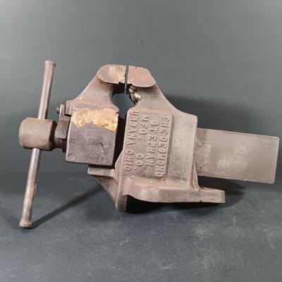LOT 348: Vintage Desmond Stephan MFG Co. Simplex 31P & Sears 3-1/2" Bench Vises