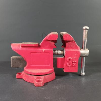 LOT 348: Vintage Desmond Stephan MFG Co. Simplex 31P & Sears 3-1/2" Bench Vises