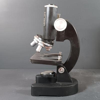 LOT 349: Vintage Perfect Model 805 Microscope w/ Sears Sea Life Slide Set, Underwriters Lab. Safety Can & Books