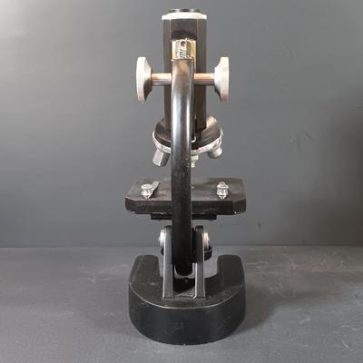 LOT 349: Vintage Perfect Model 805 Microscope w/ Sears Sea Life Slide Set, Underwriters Lab. Safety Can & Books