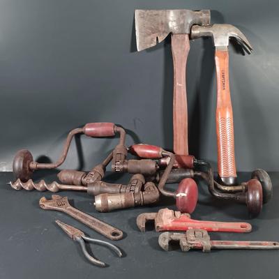 LOT 350: Collection of Vintage Tools