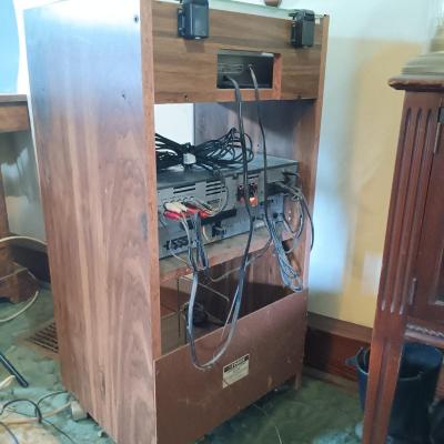 LOT 416: Fisher RA-135 Cabinet, CA-59 Stereo Amplifier, FM-54 Tuner and MT-35(C) Turntable w/ Panasonic and Fisher Speakers
