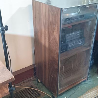 LOT 416: Fisher RA-135 Cabinet, CA-59 Stereo Amplifier, FM-54 Tuner and MT-35(C) Turntable w/ Panasonic and Fisher Speakers