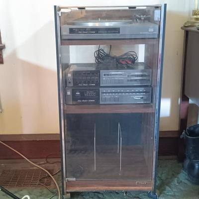 LOT 416: Fisher RA-135 Cabinet, CA-59 Stereo Amplifier, FM-54 Tuner and MT-35(C) Turntable w/ Panasonic and Fisher Speakers