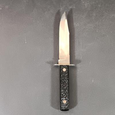 LOT 422: Western W10 Hatchet with Imperial Fixed Blade Knife