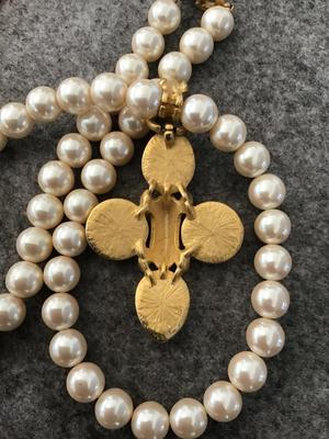 Richeuelle Cross Pearl Necklace