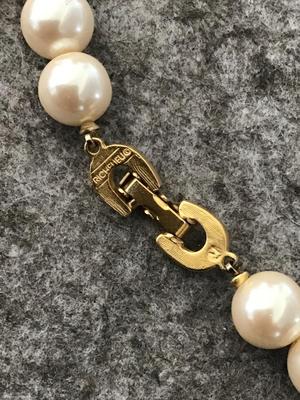 Richeuelle Cross Pearl Necklace