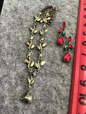 Beautiful Rhinestone Set Statement