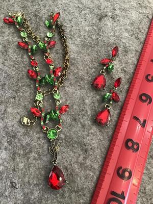 Beautiful Rhinestone Set Statement