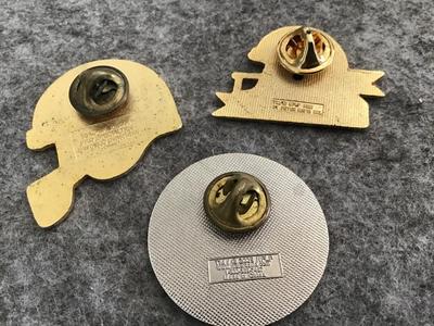 Football pins Vintage