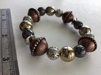 Stretchy multicolored beaded fashion bracelet