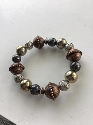 Stretchy multicolored beaded fashion bracelet