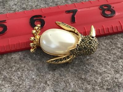 Penguin Rhinestone and Faux Pearl Brooch