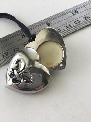 Purfume necklace