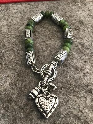 Green Stone Heart Toogle Bracelet