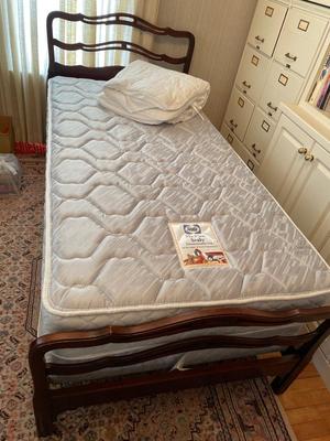 Twin bed