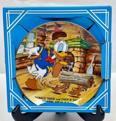 Disney DONALD DUCK AND CHIP N' DALE Collector's Plate from Tokyo Disneyland - no plate stand - RARE Made in Japan