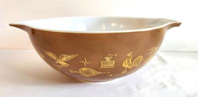 Lot #6 Early American 4 Quart Vintage Pyrex Bowl