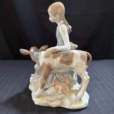 Three Lladro Figurines & Collector’s Society Plaque (O-HS)