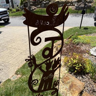 Rusty Metal Garden Art (G-HS)