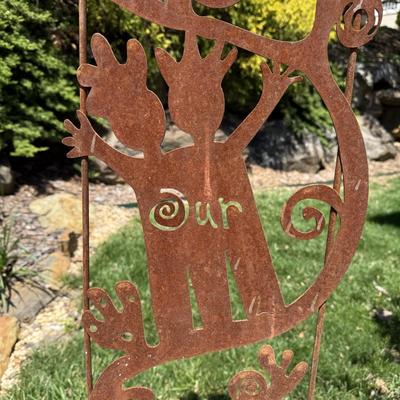 Rusty Metal Garden Art (G-HS)