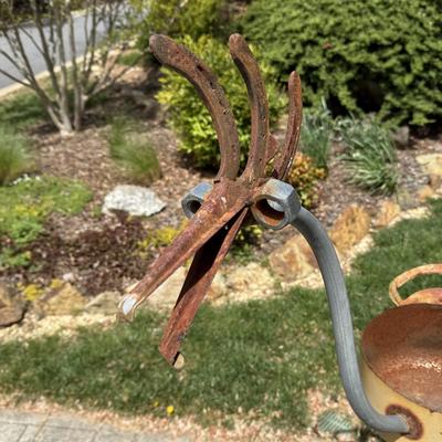 Two Metal Garden Art Bird Sculptures (G-HS)