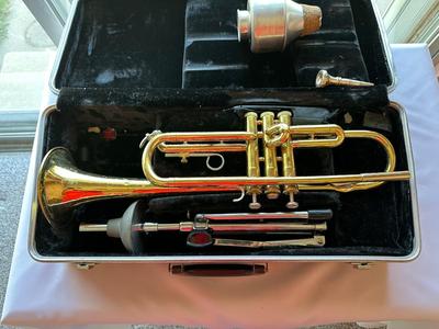 VINTAGE BUNDY TRUMPET DESIGNED BY VINCENT BACH WITH CASE