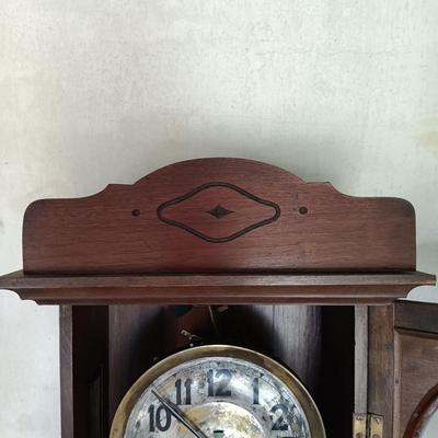 LOT 685: Vintage Wall Clock