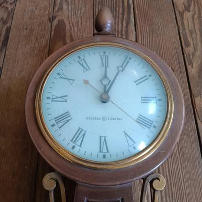 LOT 688: General Electric and Seth Thomas Electric Wall Clocks