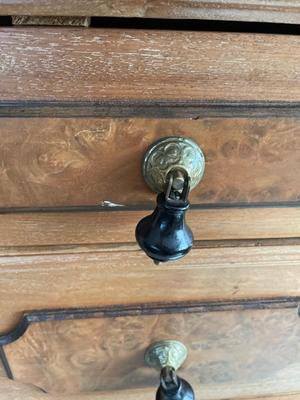 Antique dresser/mirror