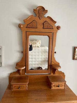 Antique dresser/mirror