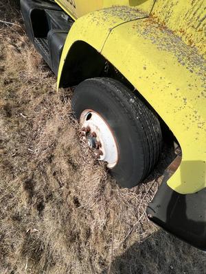 1989 GMC two ton does not run 24’ box