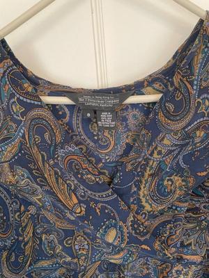 Vintage dresses size 1 Look, size 8 paisley