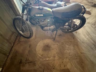 Yamaha dirt bike, no title, has keys