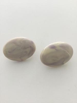 Beautiful marbel look oval clip on vintage earrings