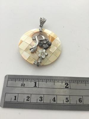 Unmarked beautiful unique fashionable necklace pendant