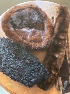 Fur hat and collar, curly hat