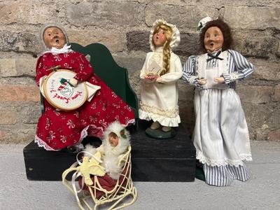 Byer’s Figurines - Mrs. Claus Stitching