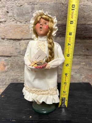 Byer’s Figurines - Mrs. Claus Stitching