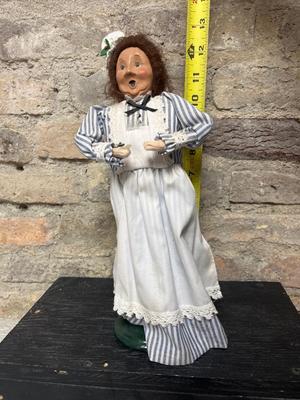 Byer’s Figurines - Mrs. Claus Stitching