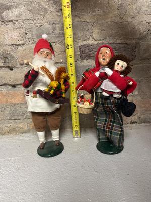 Byer’s Carolers and Toy Shop