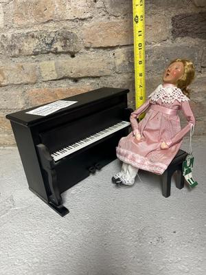 More Byer’s Carolers - Piano and Bench