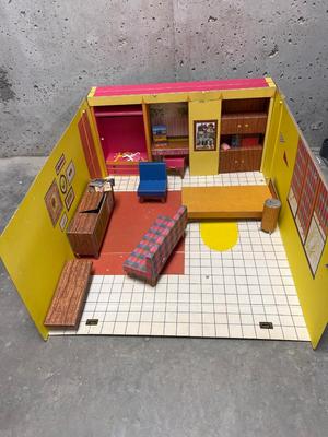 Vintage Barbie Dream House