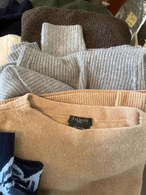 Bundle women’s sweaters
