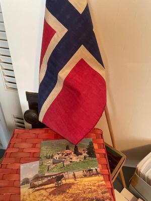 Assorted cards, flag, basket